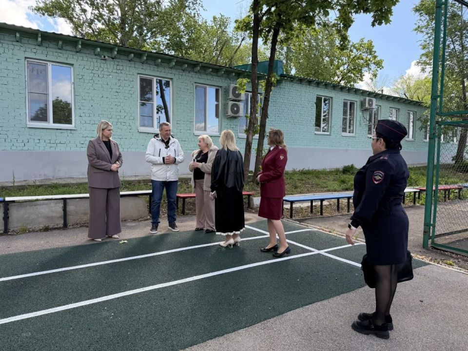 Иван Носков оценивает готовность к открытию перед первой сменой лагеря «Волжский Артек» Иван Носков оценивает готовность к открытию перед первой сменой лагеря «Волжский Артек»