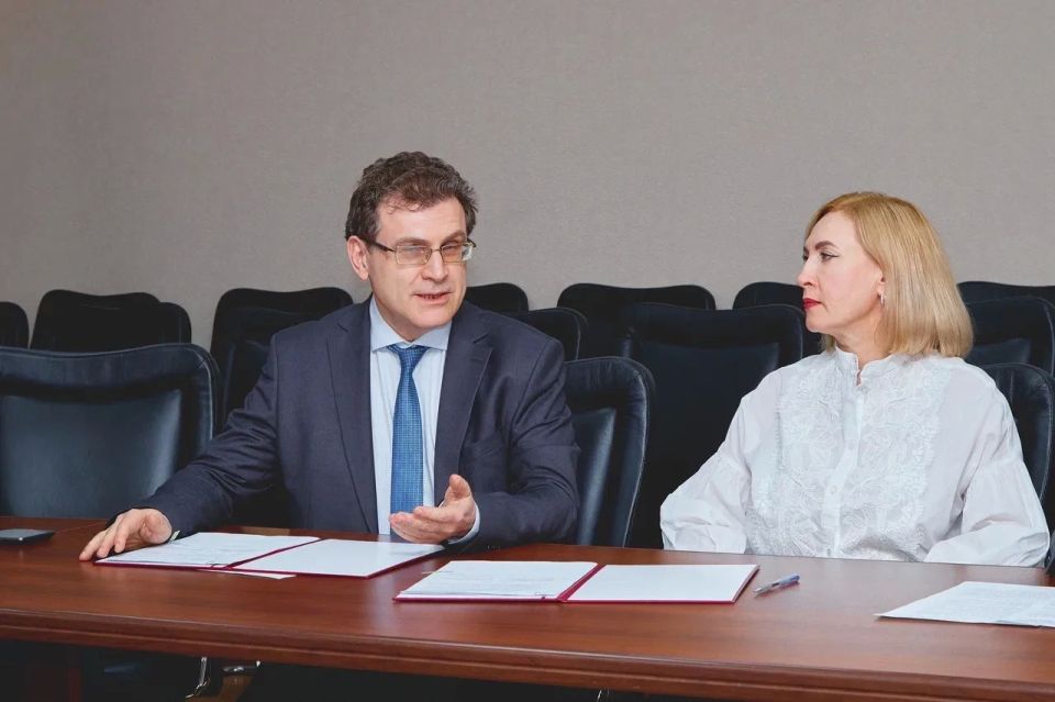 Министерство здравоохранения и ООО «НОВА» подписали соглашение о сотрудничестве Министерство здравоохранения и ООО «НОВА» подписали соглашение о сотрудничестве