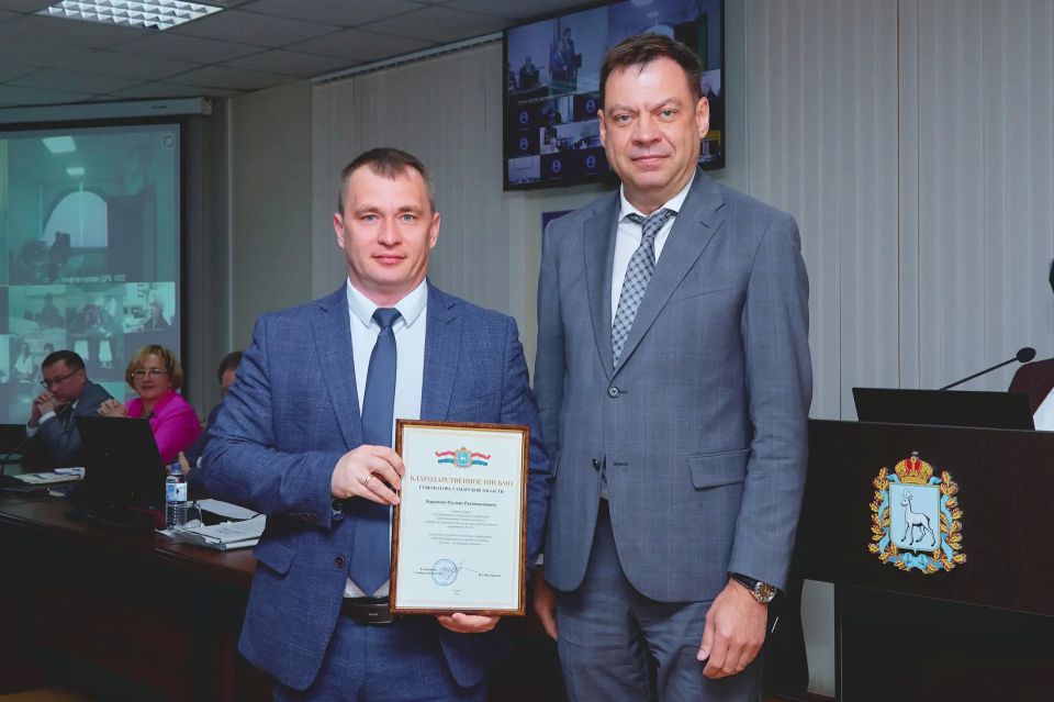 Андрей Орлов вручил отраслевые награды сотрудникам министерства и представителям учреждений здравоохранения Андрей Орлов вручил отраслевые награды сотрудникам министерства и представителям учреждений здравоохранения