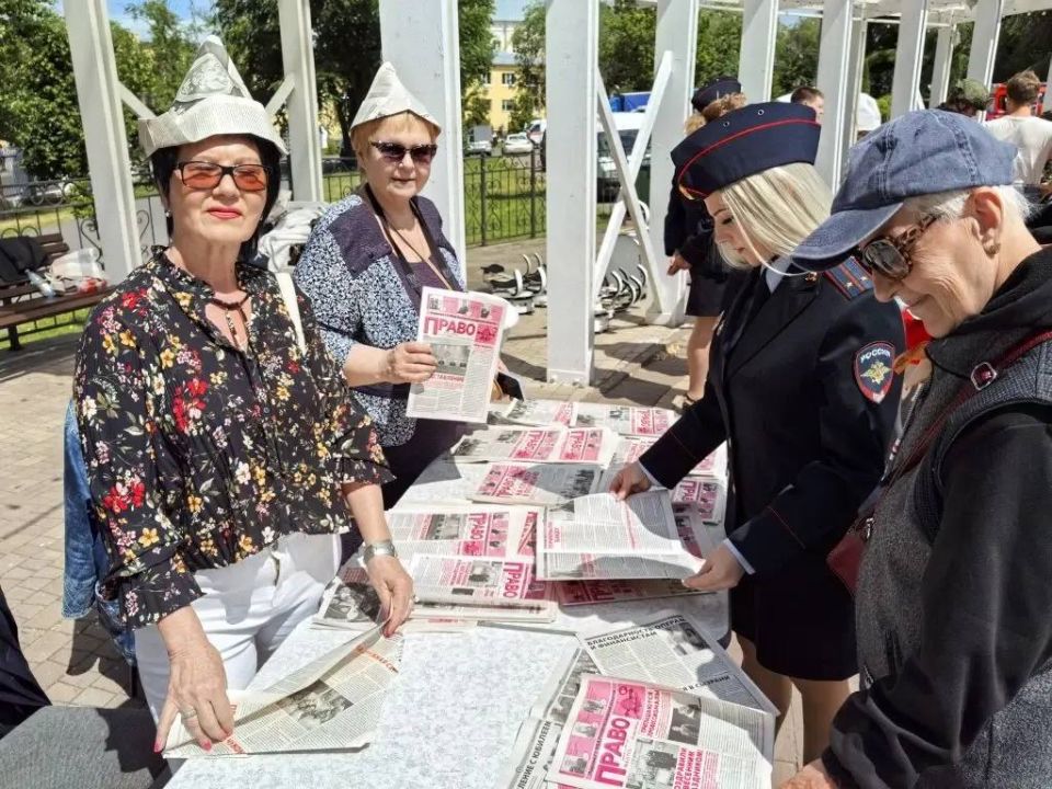 Фестиваль в самом разгаре! На нашей площадке вы можете поучаствовать в творческом мастер-классе под руководством опытных педагогов и почувствовать себя настоящими художниками Фестиваль в самом разгаре! На нашей площадке вы можете поучаствовать в творческом мастер-классе под руководством опытных педагогов и почувствовать себя настоящими художниками