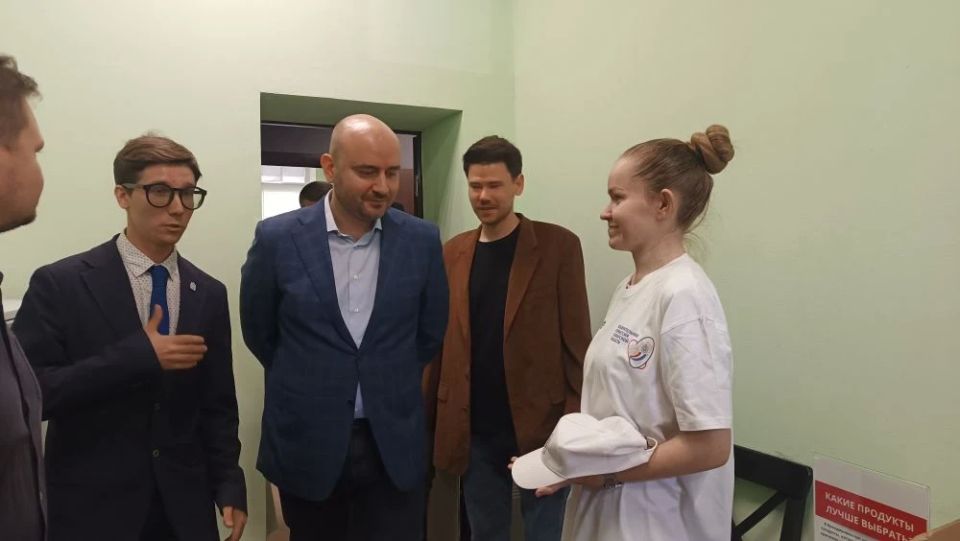 Губернатор Вячеслав Федорищев и мэр Самары Иван Носков посетили «Инклюзивный ресурсный центр» в Самаре Губернатор Вячеслав Федорищев и мэр Самары Иван Носков посетили «Инклюзивный ресурсный центр» в Самаре