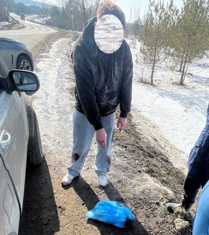 ФСБ в Самаре поймала наркоторговца с особо крупной партией веществ