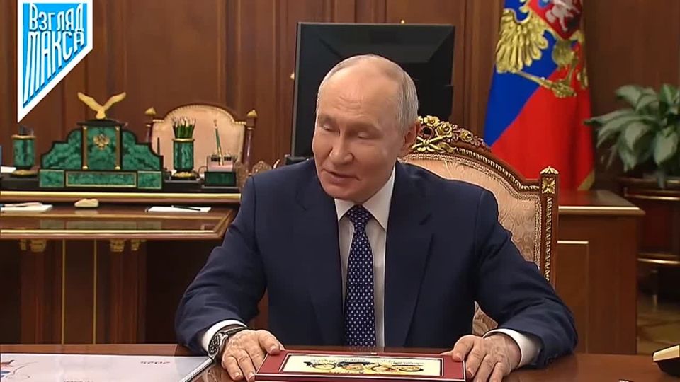 Президент России Владимир Путин провёл в Кремле встречу с председателем правления фонда «Круг добра» протоиереем Александром Ткаченко