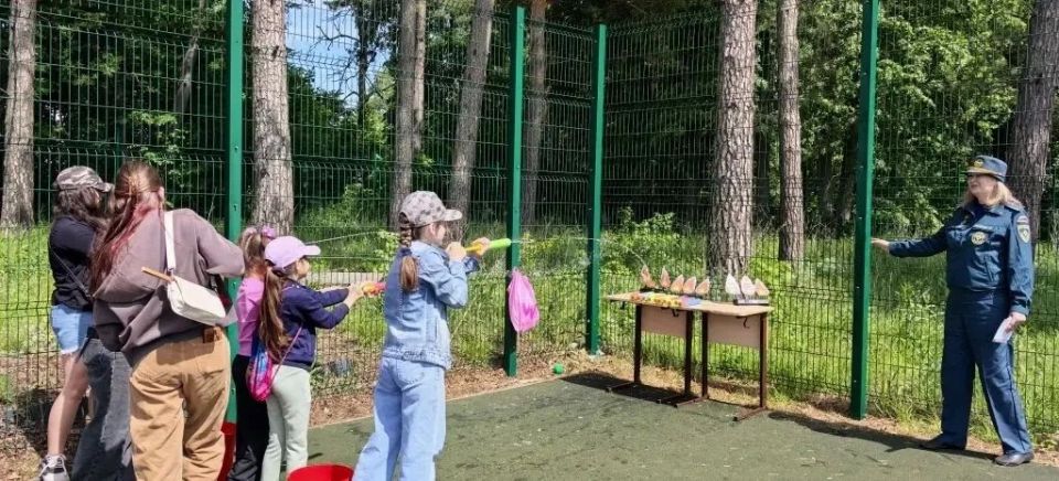 Пожарным можешь и не быть, но правила ты знать обязан! Пожарным можешь и не быть, но правила ты знать обязан!