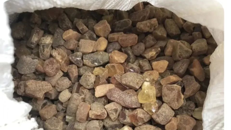 Через Самарскую область пытались контрабандой провезти более 900 кг янтаря