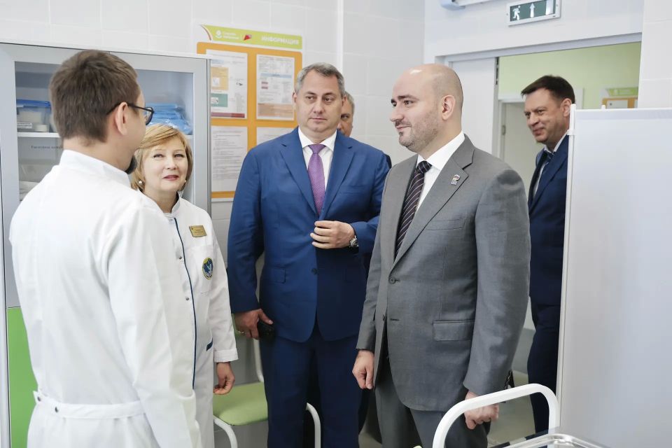 Вячеслав Федорищев: В Самаре открыли новую детскую поликлинику на ул. Панова Вячеслав Федорищев: В Самаре открыли новую детскую поликлинику на ул. Панова