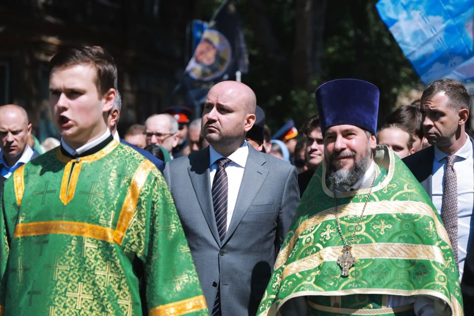 Вячеслав Федорищев: Вместе с митрополитом Самарским и Новокуйбышевским Феодосием, духовенством и прихожанами прошёл крестным ходом от Покровского кафедрального собора до часовни святителя Алексия Вячеслав Федорищев: Вместе с митрополитом Самарским и Новокуйбышевским Феодосием, духовенством и прихожанами прошёл крестным ходом от Покровского кафедрального собора до часовни святителя Алексия