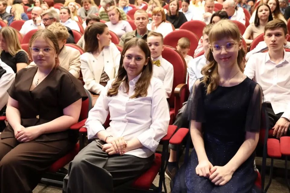 50 стипендий в сфере культуры и спорта вручили одаренным детям и молодежи Самаре 50 стипендий в сфере культуры и спорта вручили одаренным детям и молодежи Самаре