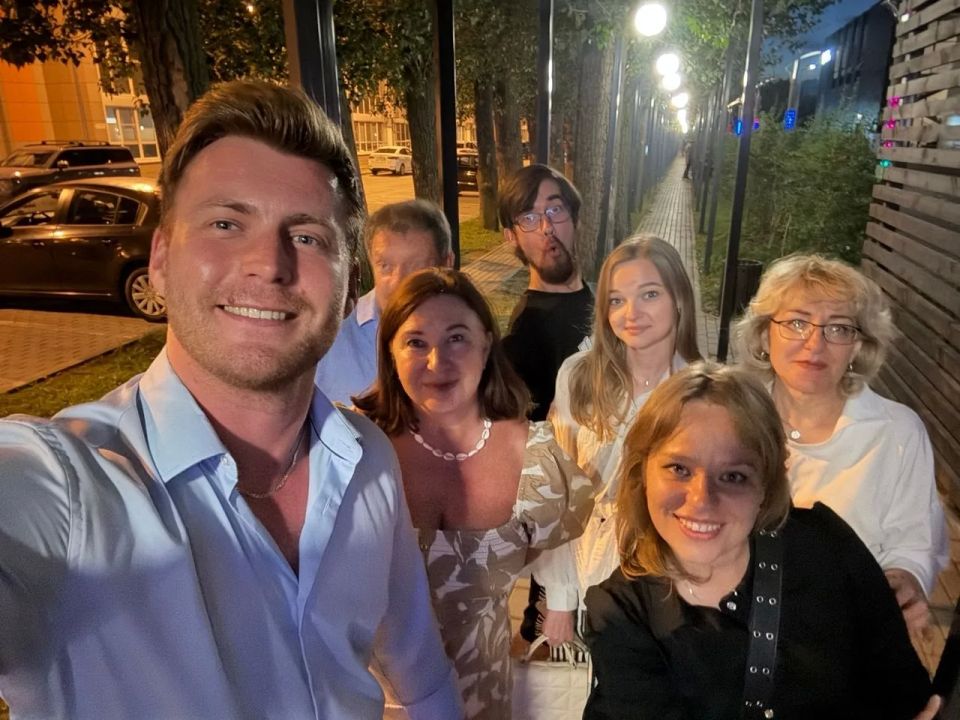 Сегодня можно и нужно!!!! сказать спасибо тем, кто рядом — своим невероятным друзьям! Сегодня можно и нужно!!!! сказать спасибо тем, кто рядом — своим невероятным друзьям!