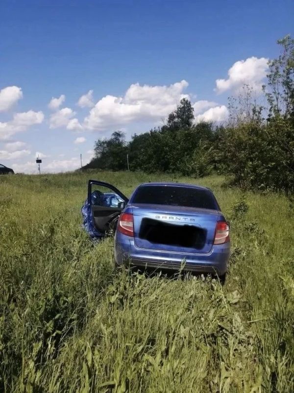 На трассе Самара — Бугуруслан в лобовом столкновении Lada XRAY и Lada Granta пострадали два водителя На трассе Самара — Бугуруслан в лобовом столкновении Lada XRAY и Lada Granta пострадали два водителя