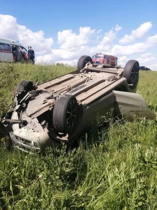 На трассе Самара — Бугуруслан в лобовом столкновении Lada XRAY и Lada Granta пострадали два водителя На трассе Самара — Бугуруслан в лобовом столкновении Lada XRAY и Lada Granta пострадали два водителя