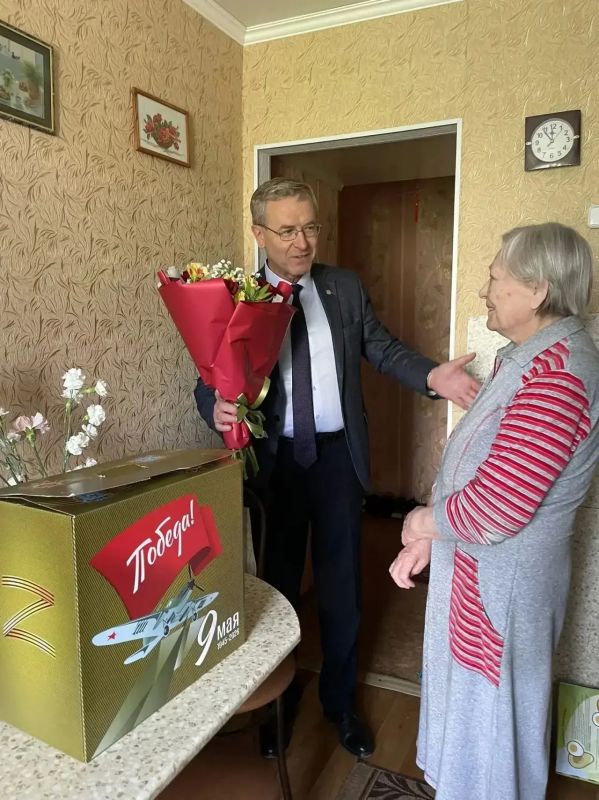 Сотни важных решений городского уровня : Думе Тольятти — 32 года! Сотни важных решений городского уровня : Думе Тольятти — 32 года!