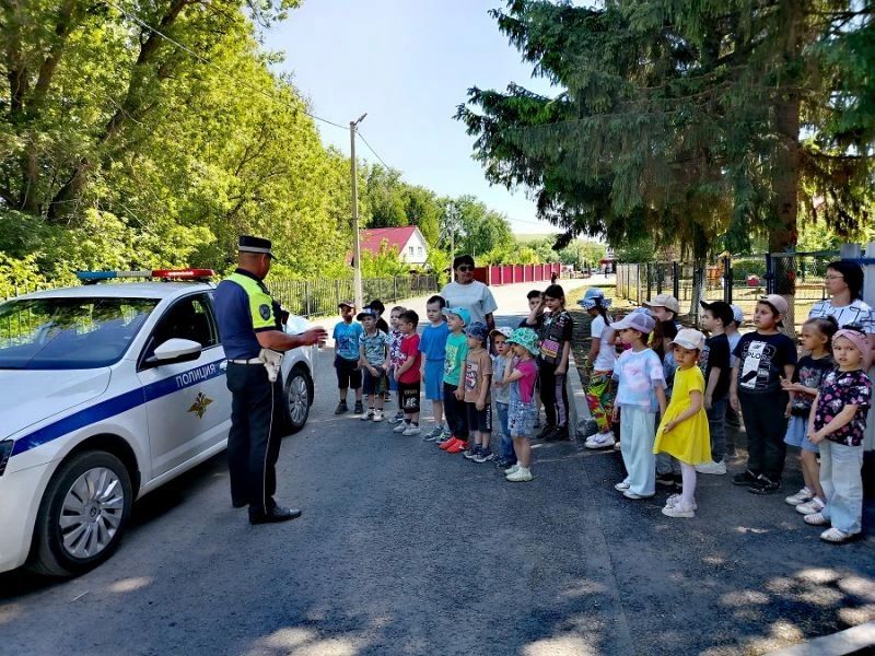 В Самарской области полицейские и общественники провели уроки правовой грамотности с юными жителями региона
