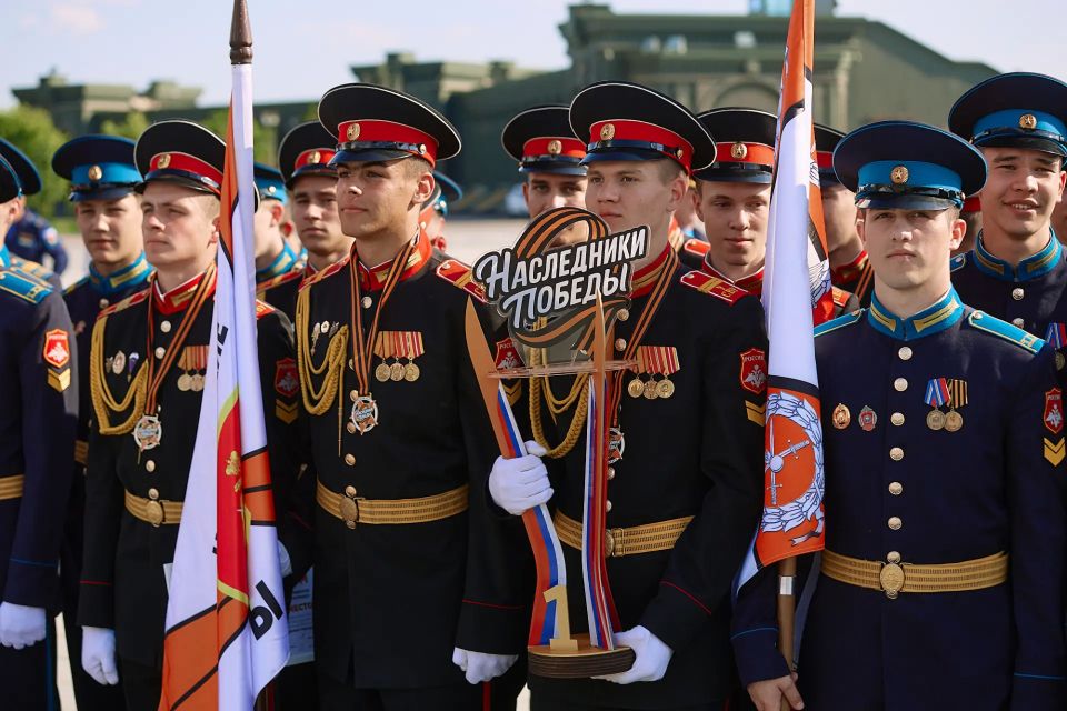 Минобороны России: В парке «Патриот» завершилась Международная молодежная военно-спортивная игра «Наследники Победы» Минобороны России: В парке «Патриот» завершилась Международная молодежная военно-спортивная игра «Наследники Победы»