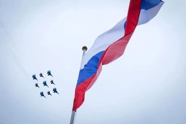 Губернатор поздравил самарцев с Днём России и поблагодарил за единство