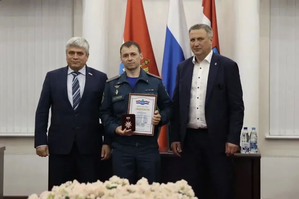 Почетные знаки за заслуги в воспитании детей и самоотверженность вручили в Самаре накануне Дня России Почетные знаки за заслуги в воспитании детей и самоотверженность вручили в Самаре накануне Дня России
