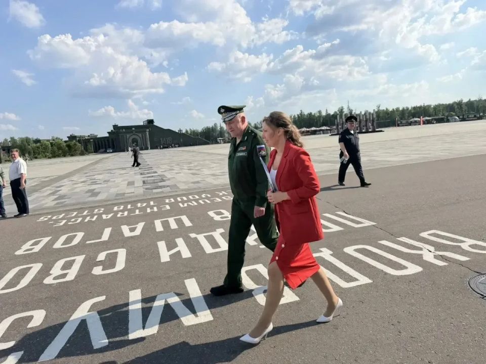 Анна Кузнецова: В парке «Патриот» награждаем победителей Международной молодёжной военно-спортивной игры «Наследники Победы» Анна Кузнецова: В парке «Патриот» награждаем победителей Международной молодёжной военно-спортивной игры «Наследники Победы»