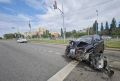 В Самаре на Московском шоссе у легковушки разорвало шину, и она врезалась в ограждение