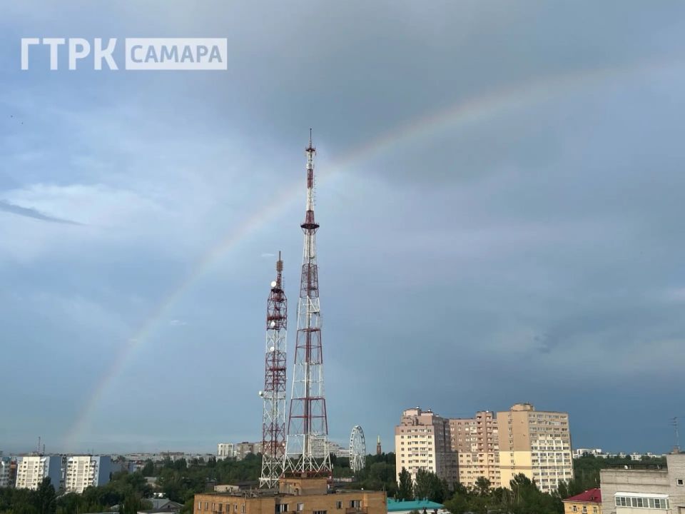 После ливня и града над городом засияла радуга! После ливня и града над городом засияла радуга!