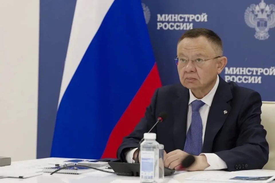 Глава Минстроя России Ирек Файзуллин доложил о программе благоустройства городов и населенных пунктов на совещании Президента РФ с Правительством России Глава Минстроя России Ирек Файзуллин доложил о программе благоустройства городов и населенных пунктов на совещании Президента РФ с Правительством России