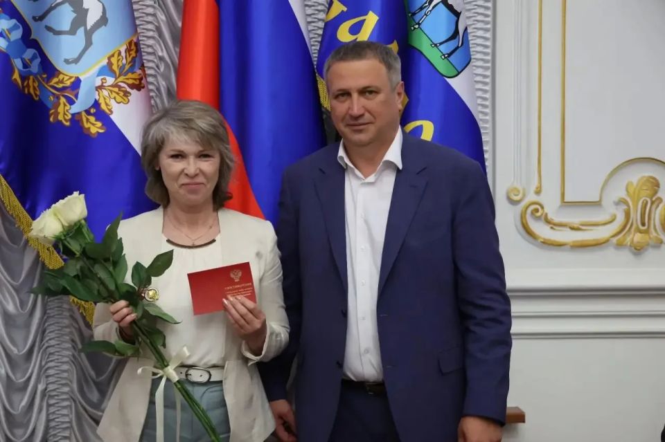 Десять знаков отличия «За безаварийную работу» вручены водителям Трамвайно-троллейбусного управления Самары Десять знаков отличия «За безаварийную работу» вручены водителям Трамвайно-троллейбусного управления Самары