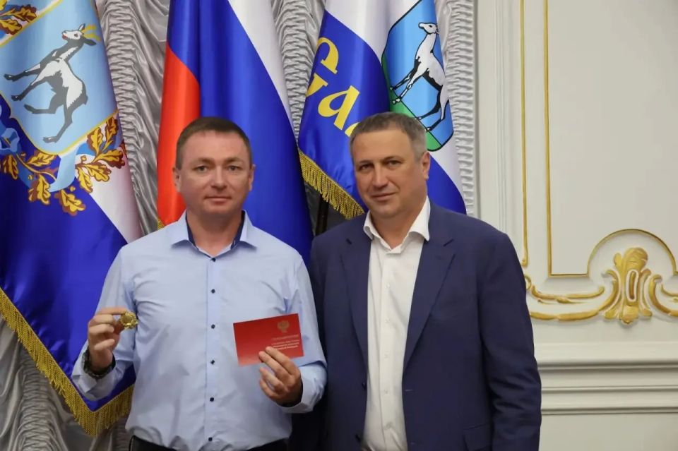 Десять знаков отличия «За безаварийную работу» вручены водителям Трамвайно-троллейбусного управления Самары Десять знаков отличия «За безаварийную работу» вручены водителям Трамвайно-троллейбусного управления Самары