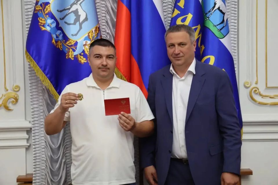 Десять знаков отличия «За безаварийную работу» вручены водителям Трамвайно-троллейбусного управления Самары Десять знаков отличия «За безаварийную работу» вручены водителям Трамвайно-троллейбусного управления Самары