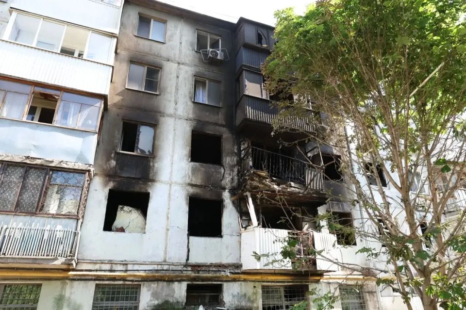 Специалисты приступили к техническому обследованию дома, пострадавшего от пожара Специалисты приступили к техническому обследованию дома, пострадавшего от пожара
