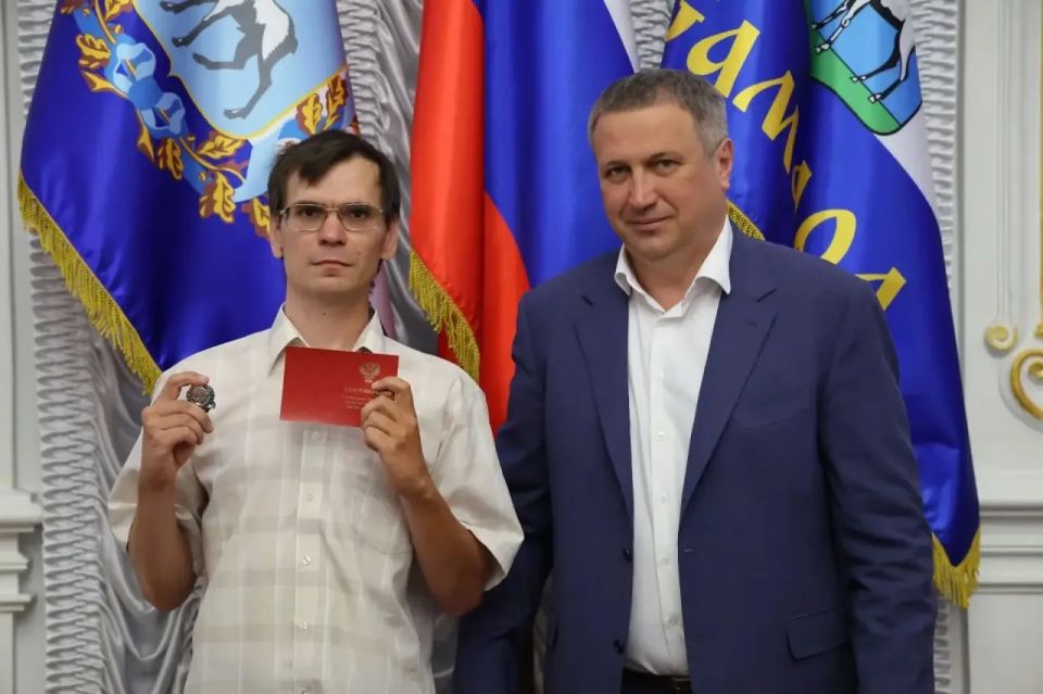 Десять знаков отличия «За безаварийную работу» вручены водителям Трамвайно-троллейбусного управления Самары Десять знаков отличия «За безаварийную работу» вручены водителям Трамвайно-троллейбусного управления Самары