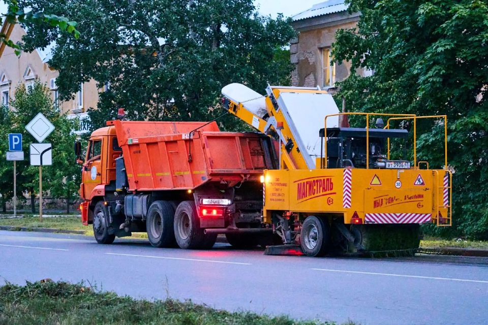С заботой о городе. Каждый день коммунальные службы Сызрани работают над тем, чтобы город становился уютнее, чище и привлекательнее С заботой о городе. Каждый день коммунальные службы Сызрани работают над тем, чтобы город становился уютнее, чище и привлекательнее
