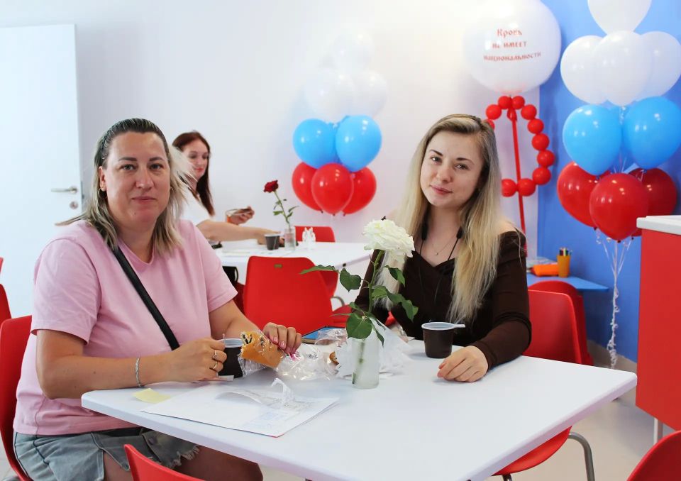 Более 400 жителей региона сдали кровь во Всемирный день донора Более 400 жителей региона сдали кровь во Всемирный день донора
