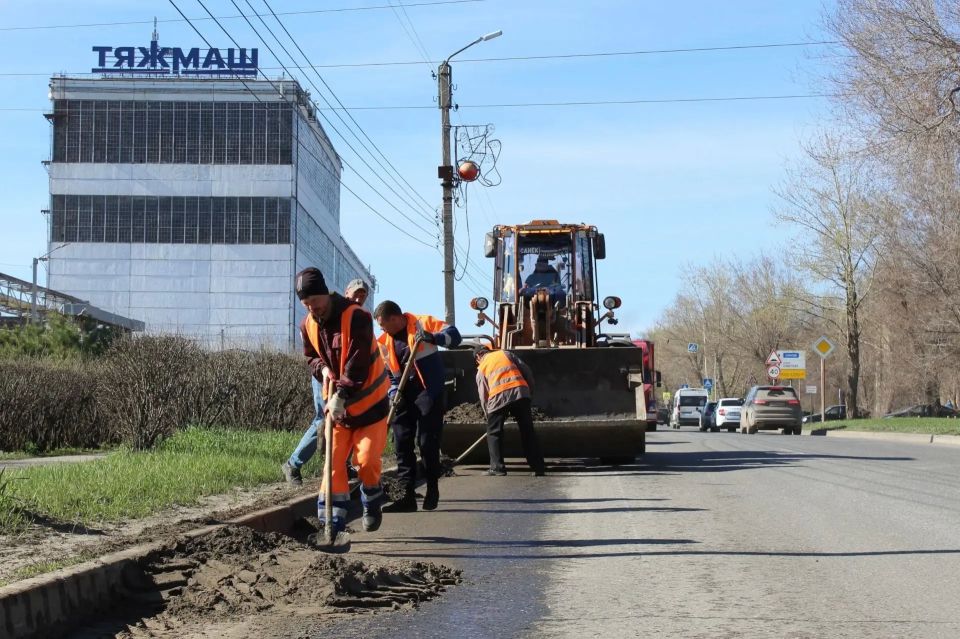 С заботой о городе. Каждый день коммунальные службы Сызрани работают над тем, чтобы город становился уютнее, чище и привлекательнее С заботой о городе. Каждый день коммунальные службы Сызрани работают над тем, чтобы город становился уютнее, чище и привлекательнее