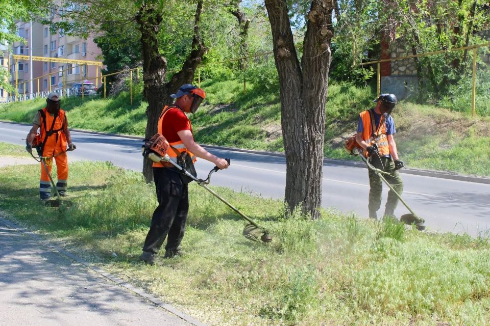 С заботой о городе. Каждый день коммунальные службы Сызрани работают над тем, чтобы город становился уютнее, чище и привлекательнее С заботой о городе. Каждый день коммунальные службы Сызрани работают над тем, чтобы город становился уютнее, чище и привлекательнее