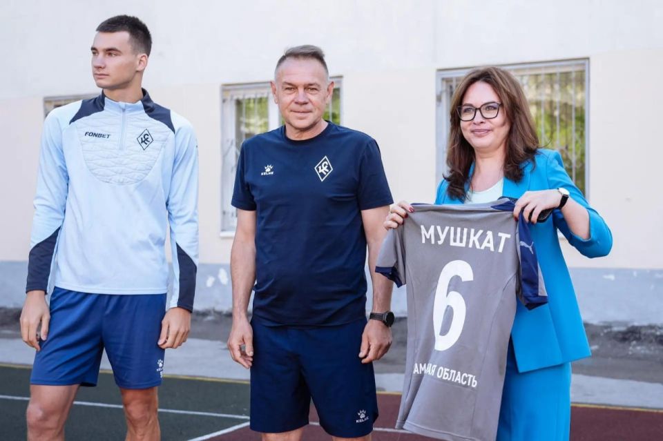 «Крылья Советов» посетили самарскую школу №6 «Крылья Советов» посетили самарскую школу №6