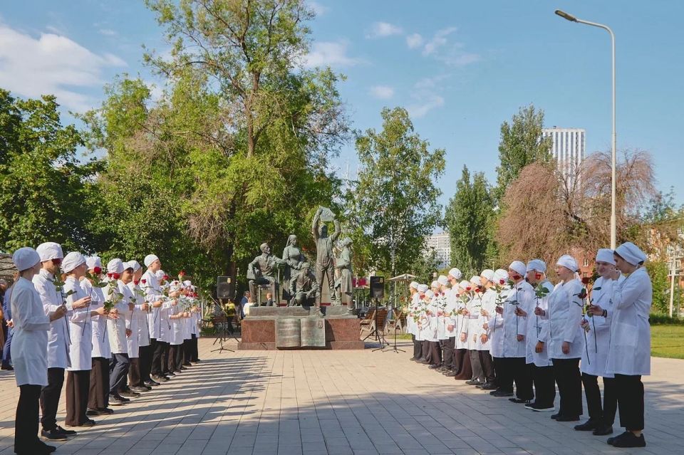 "Как ценна каждая человеческая жизнь и как важна профессия": в Самаре прошло мероприятие, посвященное наставничеству в медицине