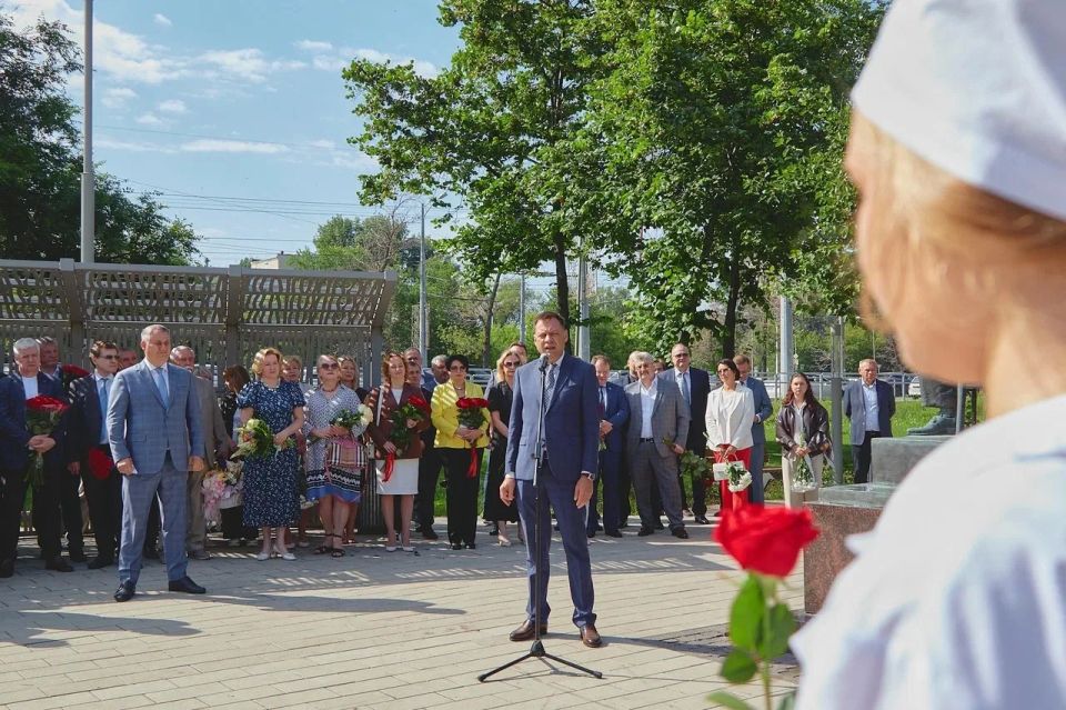 "Как ценна каждая человеческая жизнь и как важна профессия": в Самаре прошло мероприятие, посвященное наставничеству в медицине "Как ценна каждая человеческая жизнь и как важна профессия": в Самаре прошло мероприятие, посвященное наставничеству в медицине