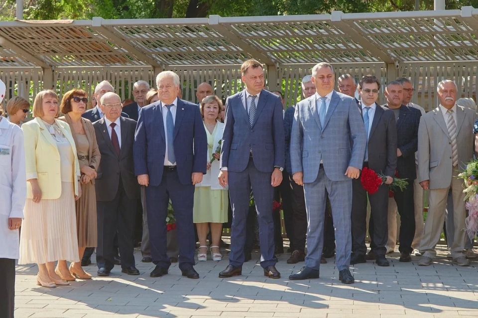 "Как ценна каждая человеческая жизнь и как важна профессия": в Самаре прошло мероприятие, посвященное наставничеству в медицине "Как ценна каждая человеческая жизнь и как важна профессия": в Самаре прошло мероприятие, посвященное наставничеству в медицине