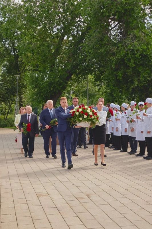 "Как ценна каждая человеческая жизнь и как важна профессия": в Самаре прошло мероприятие, посвященное наставничеству в медицине "Как ценна каждая человеческая жизнь и как важна профессия": в Самаре прошло мероприятие, посвященное наставничеству в медицине