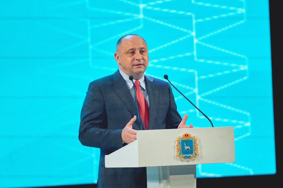 Виталий Шабалатов поздравил медицинских работников региона с профессиональным праздником
