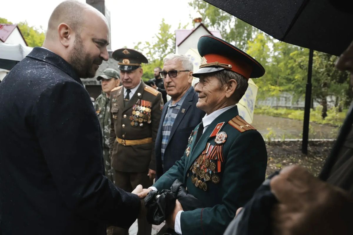 Вячеслав Федорищев обсудил вопросы развития Клявлинского района с жителями Вячеслав Федорищев обсудил вопросы развития Клявлинского района с жителями