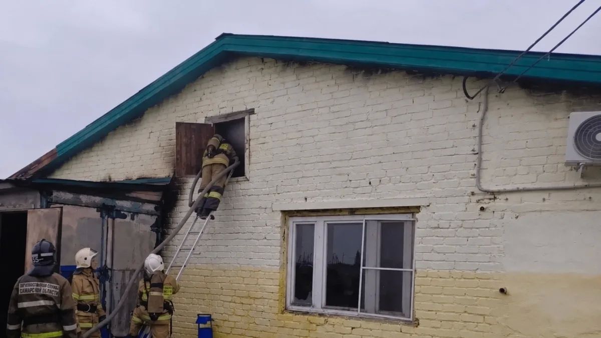 В Самарской области ночью 22 июня сгорело молочное предприятие В Самарской области ночью 22 июня сгорело молочное предприятие