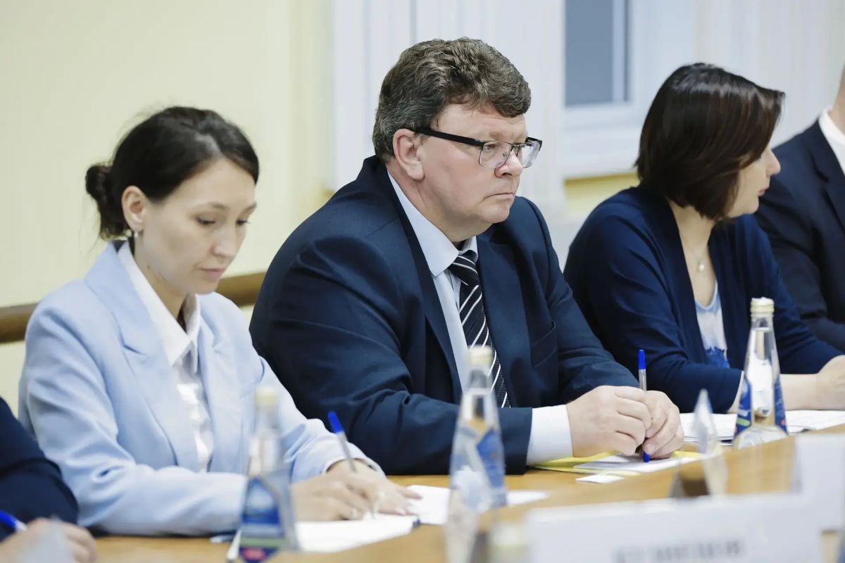 Вячеслав Федорищев обсудил вопросы развития Клявлинского района с жителями Вячеслав Федорищев обсудил вопросы развития Клявлинского района с жителями