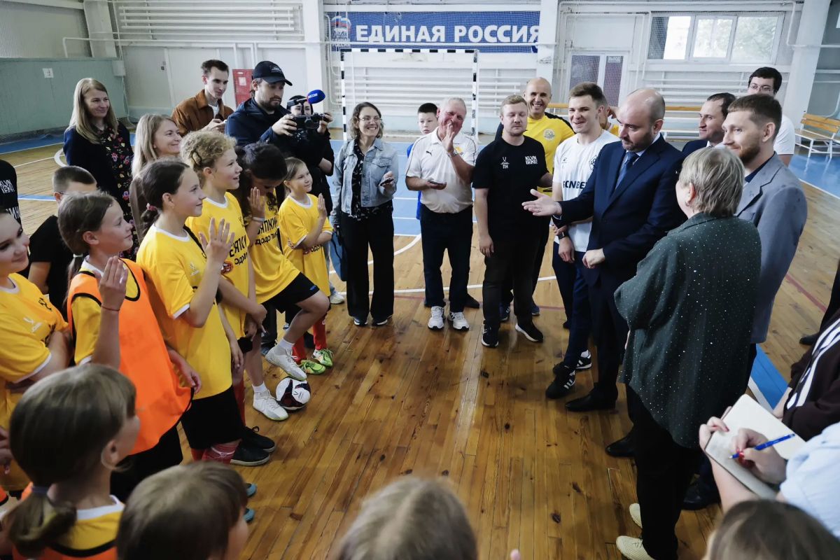 Вячеслав Федорищев: Заехал на тренировку к ребятам из Клявлинской футбольной лиги Вячеслав Федорищев: Заехал на тренировку к ребятам из Клявлинской футбольной лиги
