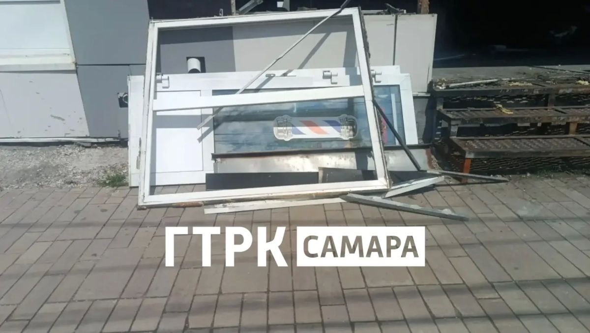 В Самаре начался демонтаж торговых киосков на стадионе "Буревестник" В Самаре начался демонтаж торговых киосков на стадионе "Буревестник"