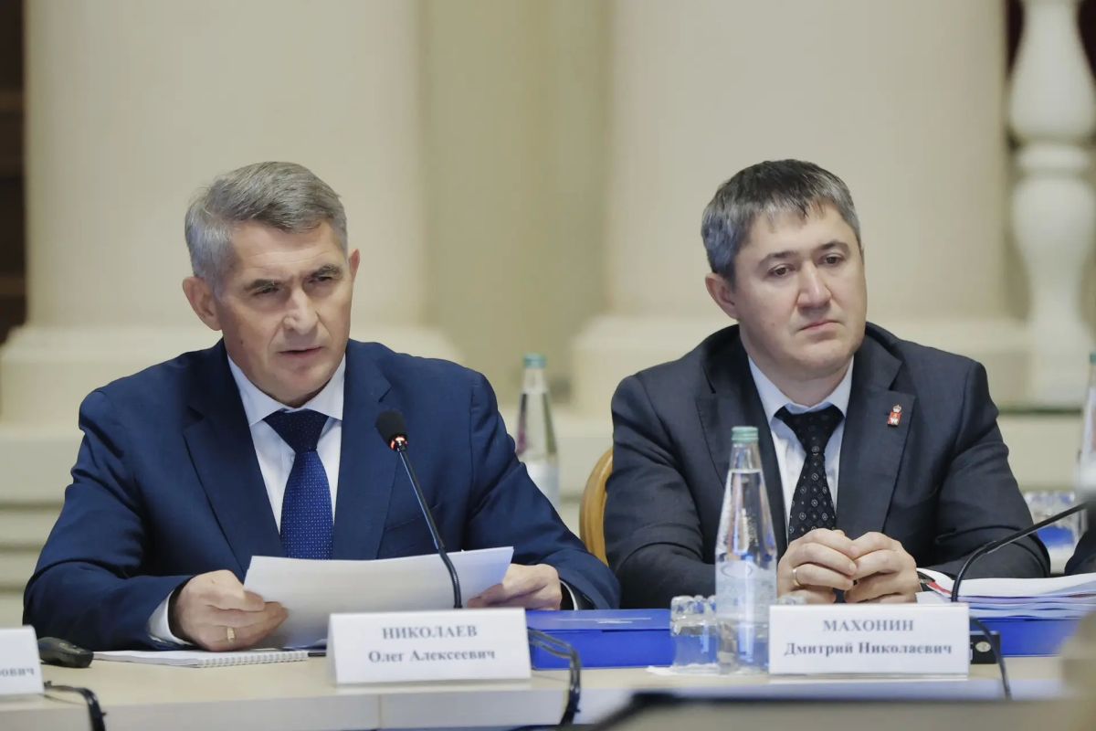 Вячеслав Федорищев: Принял участие в заседании Совета округа под председательством полномочного представителя Президента РФ в ПФО Игоря Анатольевича Комарова Вячеслав Федорищев: Принял участие в заседании Совета округа под председательством полномочного представителя Президента РФ в ПФО Игоря Анатольевича Комарова