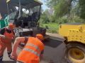Дорожное обновление: на Заводском шоссе укладывают новый асфальт