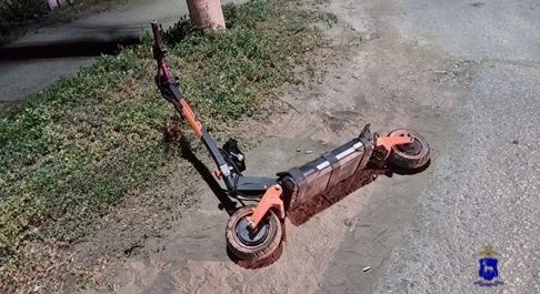 Полицейские привлекли к административной ответственности отца, купившего электросамокат своему сыну, который впоследствии стал виновником ДТП
