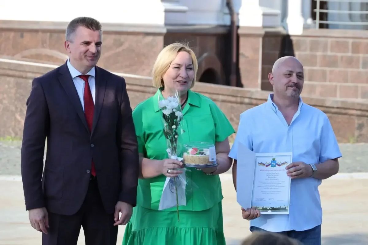Праздничные мероприятия ко Дню семьи, любви и верности прошли во всех районах Самары Праздничные мероприятия ко Дню семьи, любви и верности прошли во всех районах Самары