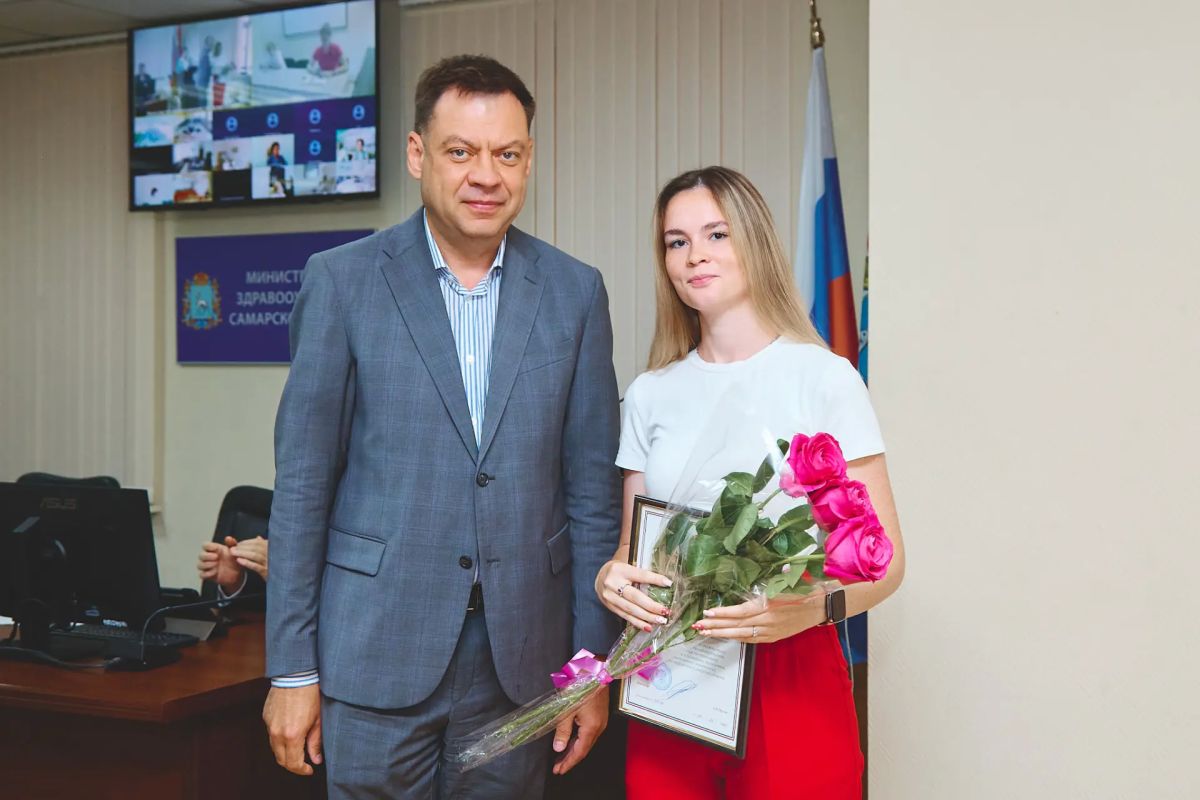 Андрей Орлов вручил отраслевые награды сотрудникам министерства и представителям учреждений здравоохранения Андрей Орлов вручил отраслевые награды сотрудникам министерства и представителям учреждений здравоохранения