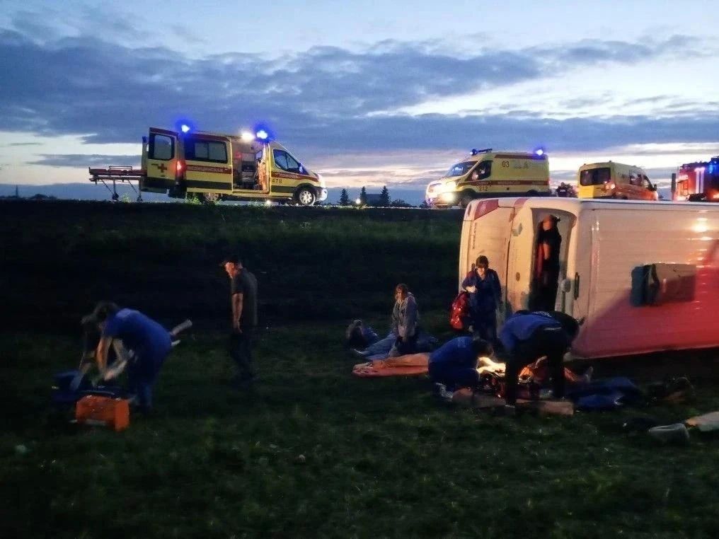 15 человек пострадали в ДТП с пассажирским автобусом в Татарстане 15 человек пострадали в ДТП с пассажирским автобусом в Татарстане